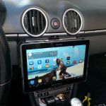 Tablet u automobilu